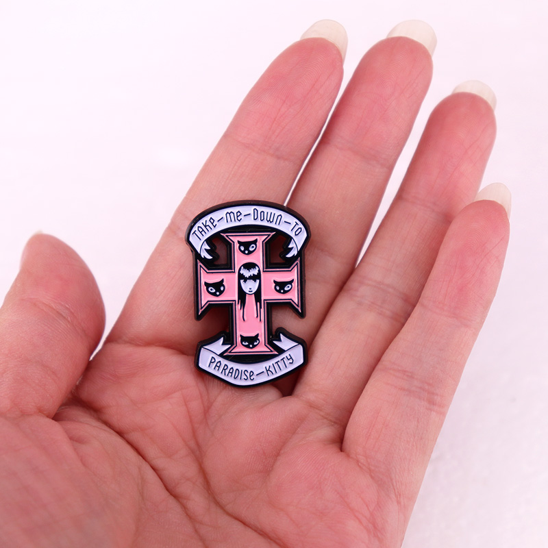 Pin de esmalte con insignia de - Paradise Jewelry & Watches Dolphin Mall reseña y precio